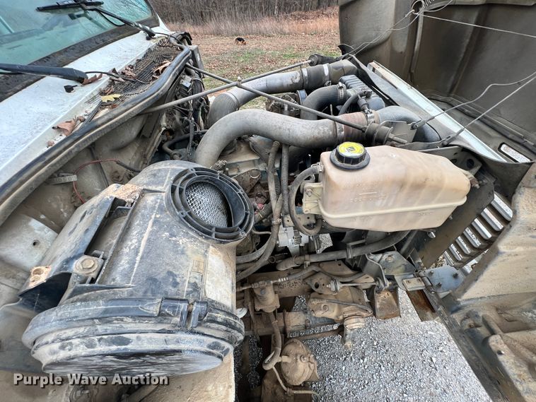 image for item ID9645 2002 International 4800  digger derrick truck