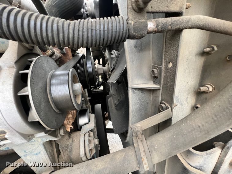 image for item ID9645 2002 International 4800  digger derrick truck