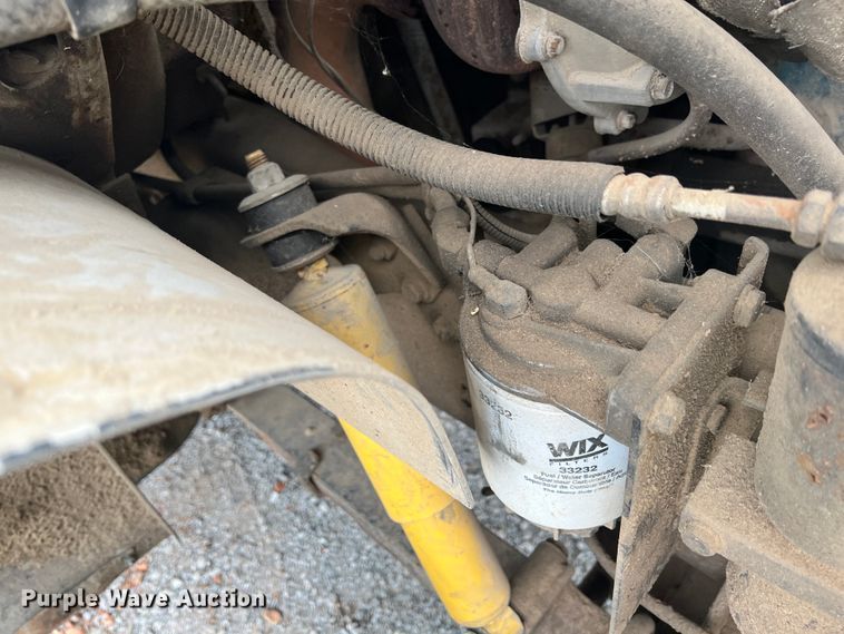 image for item ID9645 2002 International 4800  digger derrick truck