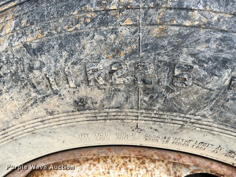 image for item ID9645 2002 International 4800  digger derrick truck