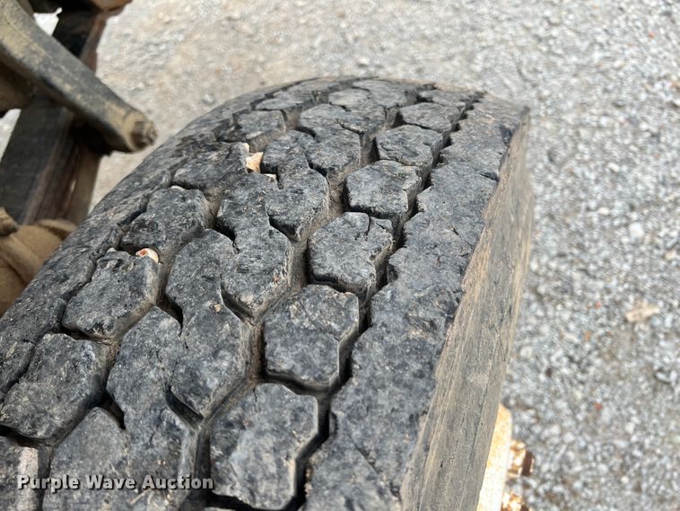 image for item ID9645 2002 International 4800  digger derrick truck