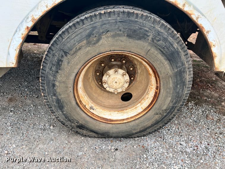 image for item ID9645 2002 International 4800  digger derrick truck