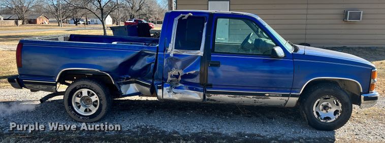 image for item ID9652 1997 Chevrolet C1500  Ext. Cab pickup truck