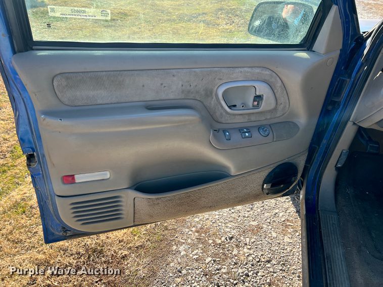 image for item ID9652 1997 Chevrolet C1500  Ext. Cab pickup truck