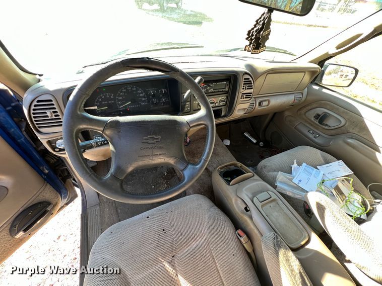 image for item ID9652 1997 Chevrolet C1500  Ext. Cab pickup truck