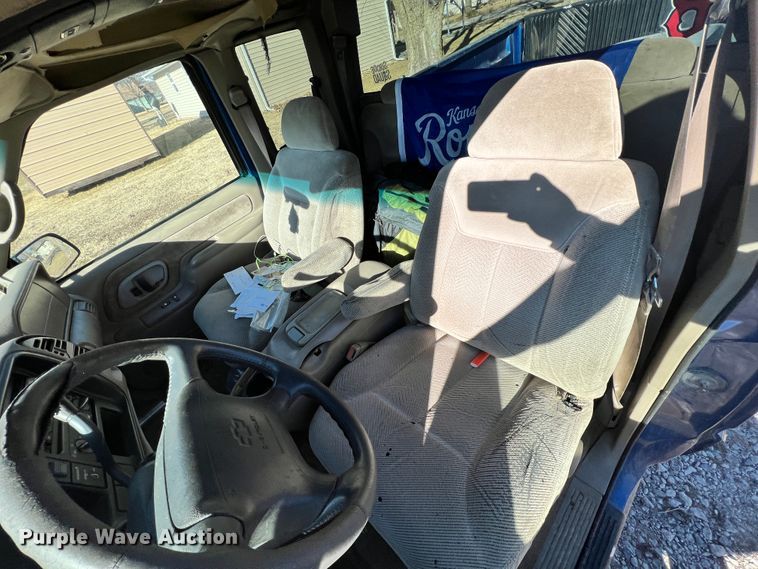 image for item ID9652 1997 Chevrolet C1500  Ext. Cab pickup truck