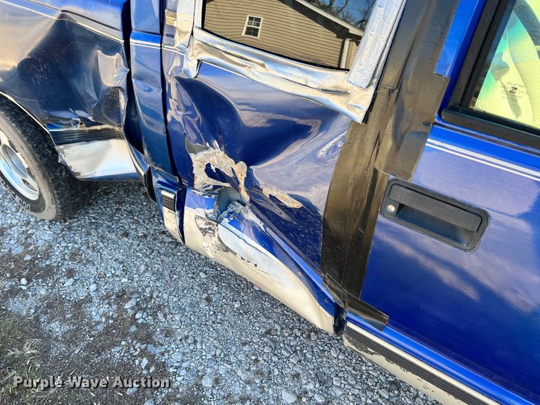 image for item ID9652 1997 Chevrolet C1500  Ext. Cab pickup truck