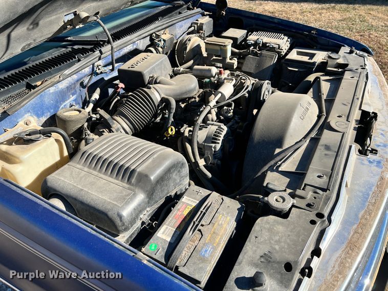 image for item ID9652 1997 Chevrolet C1500  Ext. Cab pickup truck