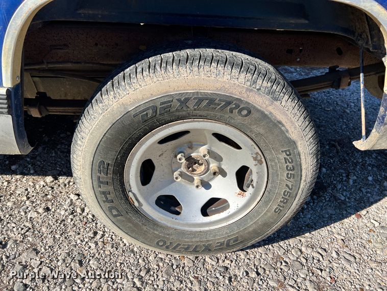 image for item ID9652 1997 Chevrolet C1500  Ext. Cab pickup truck