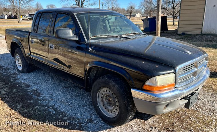image for item ID9653 2002 Dodge Dakota  Quad Cab pickup truck