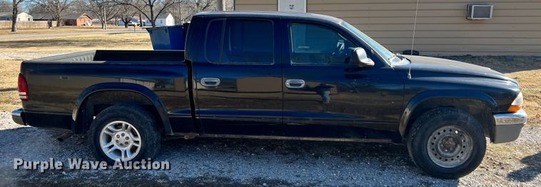 image for item ID9653 2002 Dodge Dakota  Quad Cab pickup truck