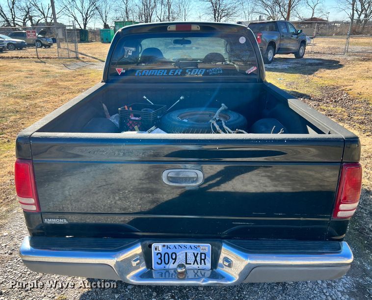 image for item ID9653 2002 Dodge Dakota  Quad Cab pickup truck