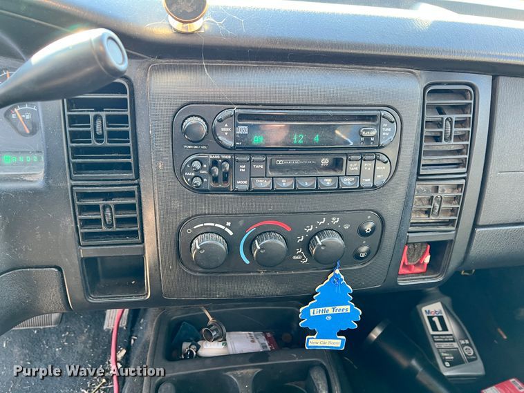 image for item ID9653 2002 Dodge Dakota  Quad Cab pickup truck