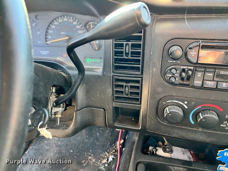 image for item ID9653 2002 Dodge Dakota  Quad Cab pickup truck