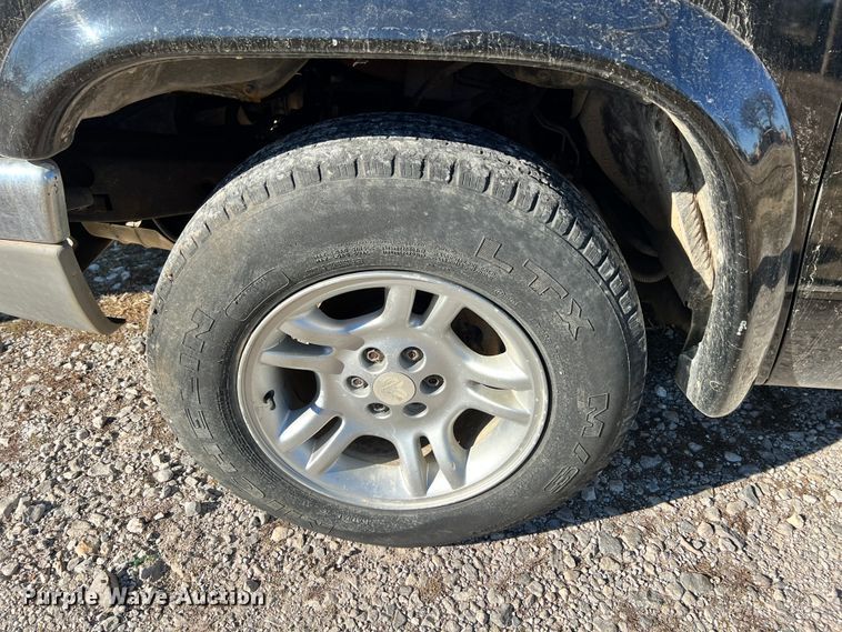 image for item ID9653 2002 Dodge Dakota  Quad Cab pickup truck