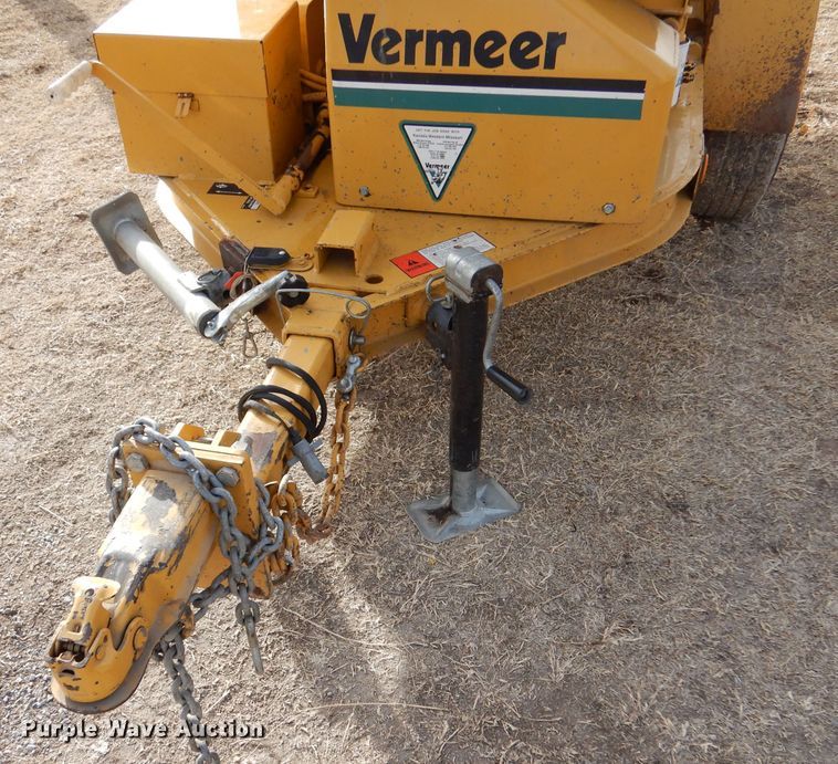 image for item IE9572 1996 Vermeer BC935  wood chipper