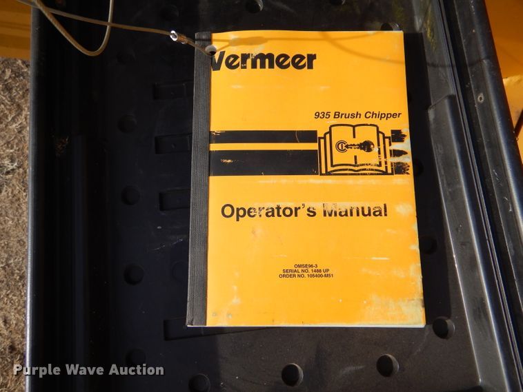 image for item IE9572 1996 Vermeer BC935  wood chipper