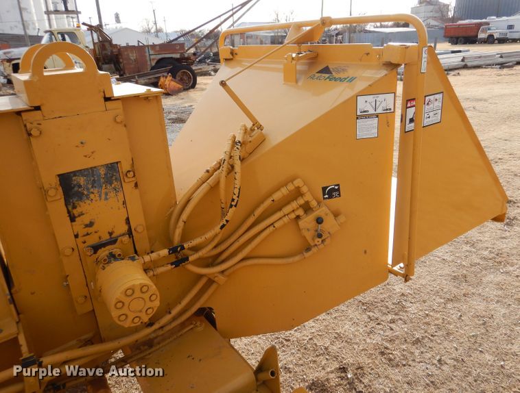 image for item IE9572 1996 Vermeer BC935  wood chipper