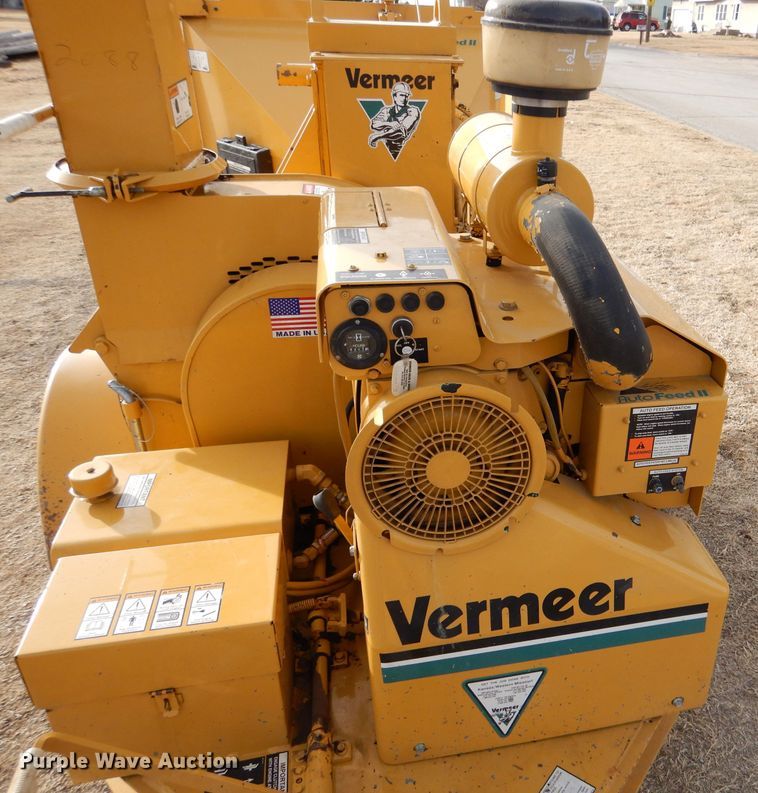 image for item IE9572 1996 Vermeer BC935  wood chipper