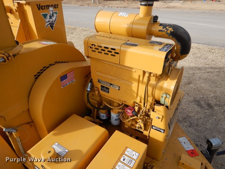 image for item IE9572 1996 Vermeer BC935  wood chipper