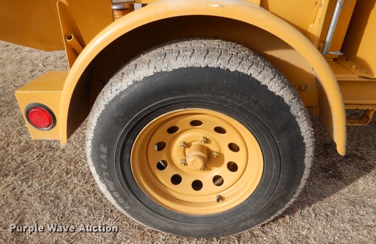 image for item IE9572 1996 Vermeer BC935  wood chipper