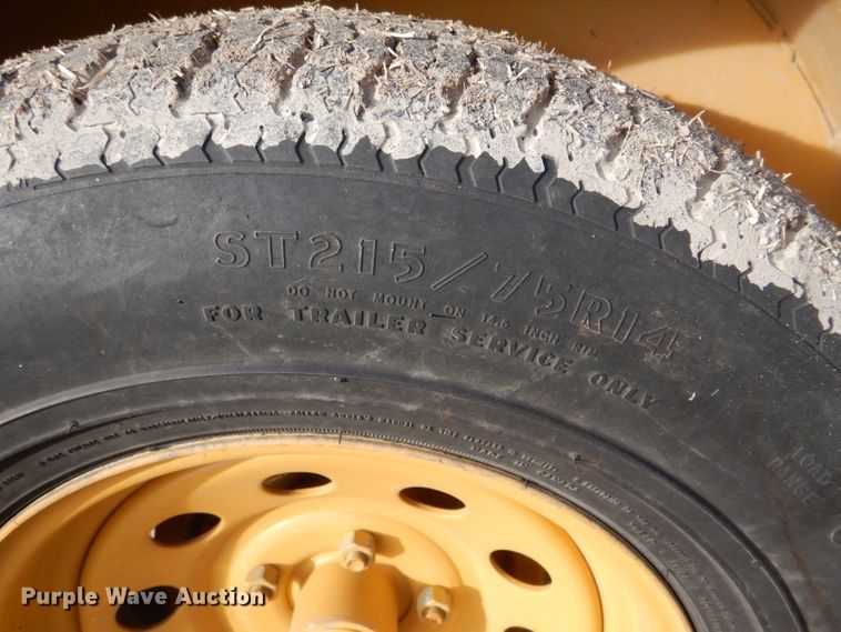 image for item IE9572 1996 Vermeer BC935  wood chipper