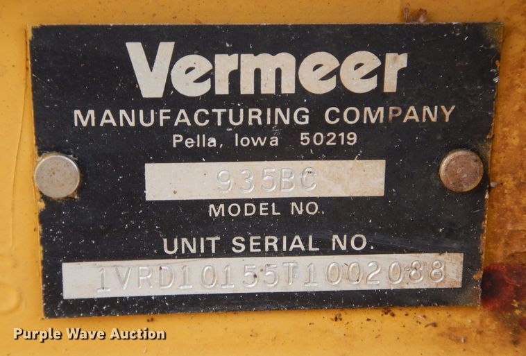 image for item IE9572 1996 Vermeer BC935  wood chipper