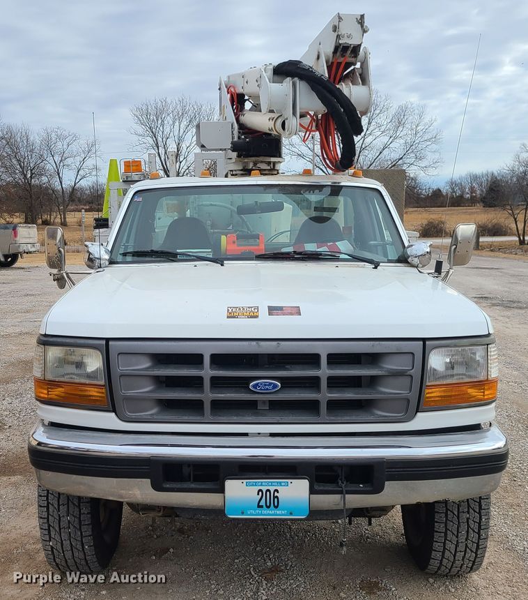 image for item IF9285 1997 Ford F450 Super Duty  bucket truck