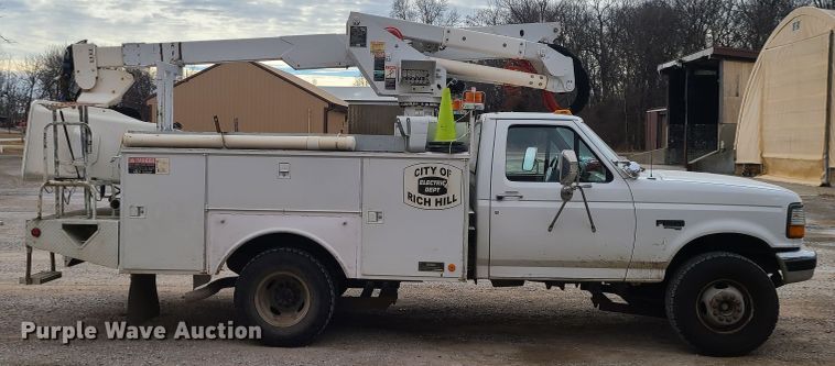 image for item IF9285 1997 Ford F450 Super Duty  bucket truck