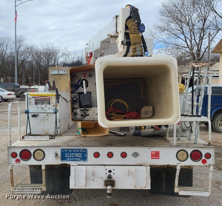 image for item IF9285 1997 Ford F450 Super Duty  bucket truck