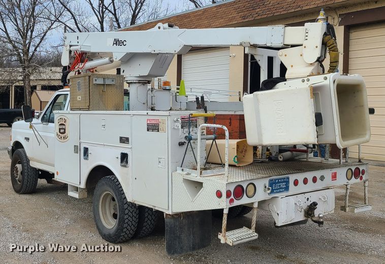 image for item IF9285 1997 Ford F450 Super Duty  bucket truck