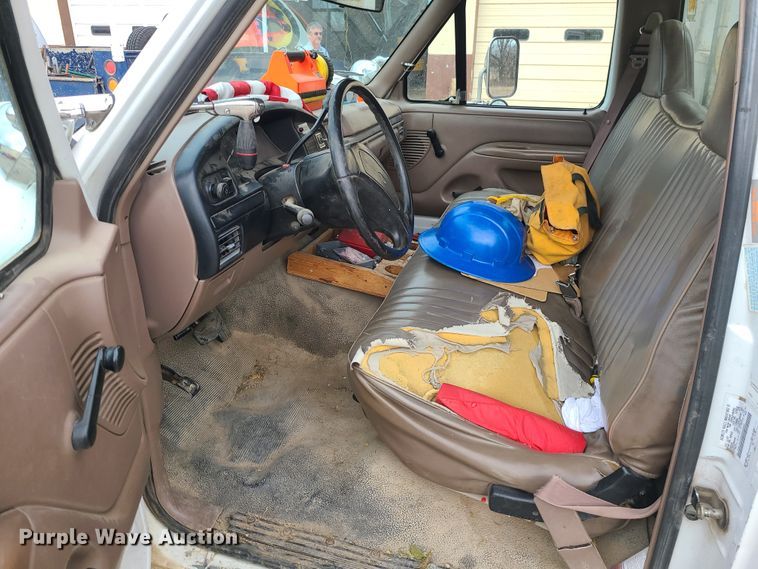 image for item IF9285 1997 Ford F450 Super Duty  bucket truck