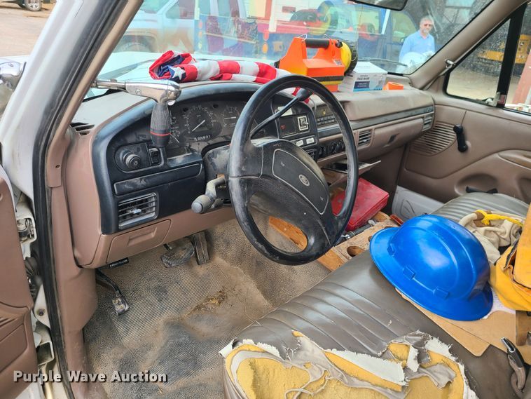 image for item IF9285 1997 Ford F450 Super Duty  bucket truck