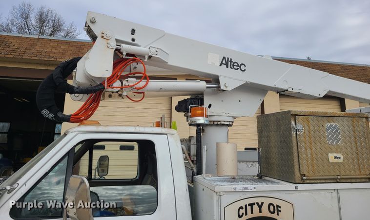 image for item IF9285 1997 Ford F450 Super Duty  bucket truck