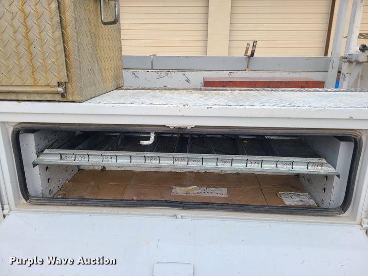 image for item IF9285 1997 Ford F450 Super Duty  bucket truck