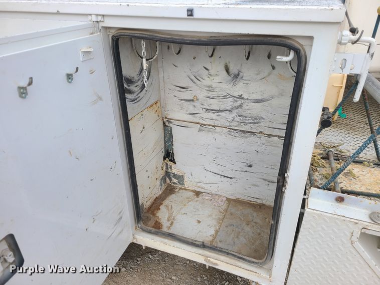 image for item IF9285 1997 Ford F450 Super Duty  bucket truck