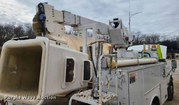 image for item IF9285 1997 Ford F450 Super Duty  bucket truck