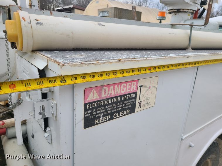 image for item IF9285 1997 Ford F450 Super Duty  bucket truck