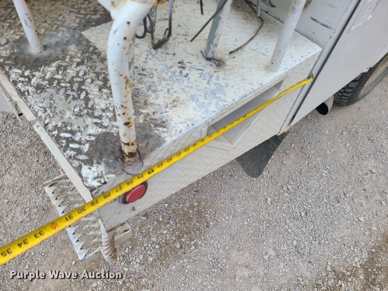 image for item IF9285 1997 Ford F450 Super Duty  bucket truck