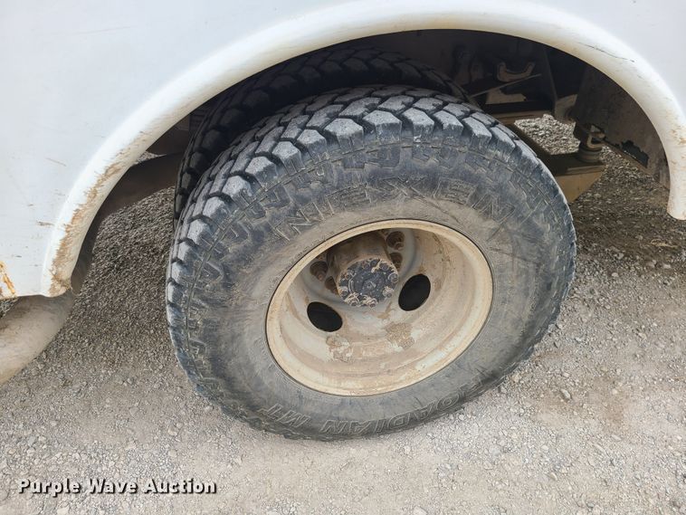 image for item IF9285 1997 Ford F450 Super Duty  bucket truck