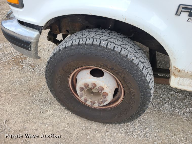 image for item IF9285 1997 Ford F450 Super Duty  bucket truck