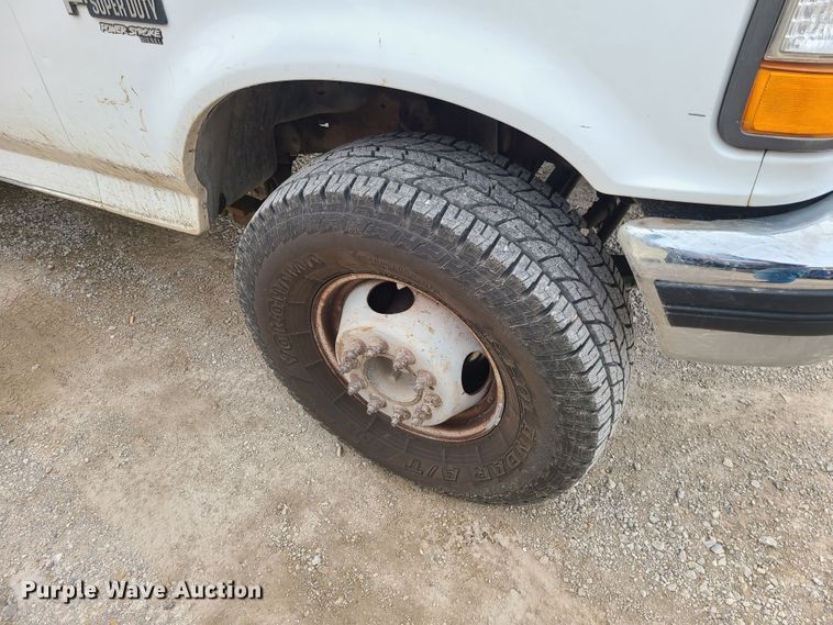 image for item IF9285 1997 Ford F450 Super Duty  bucket truck