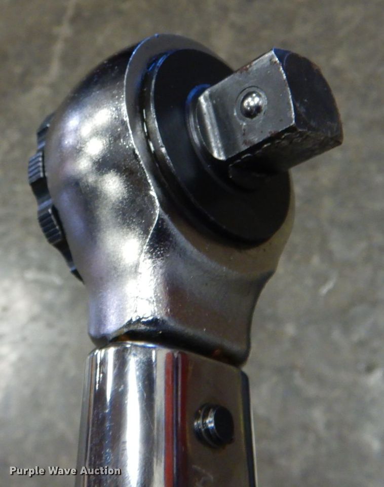 image for item IH9132 Gear Wrench torque wrench