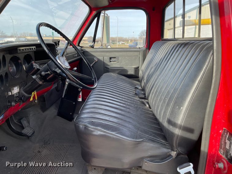 image for item IJ9508 1989 GMC C7000  pumper fire truck