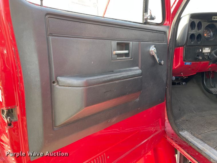 image for item IJ9508 1989 GMC C7000  pumper fire truck