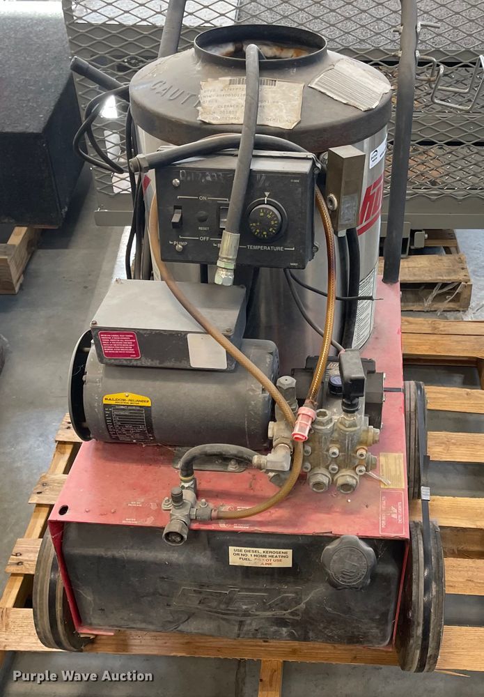image for item IJ9647 Hotsy 555SS  hot pressure washer