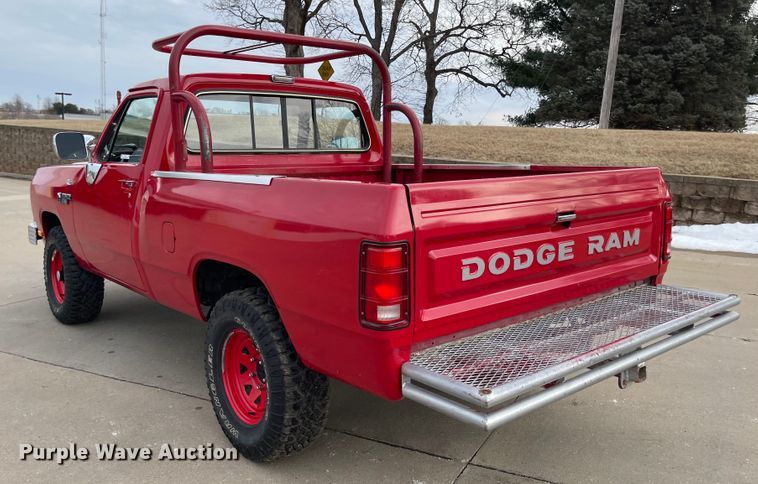 image for item IJ9655 1988 Dodge Ram 150  brush fire truck