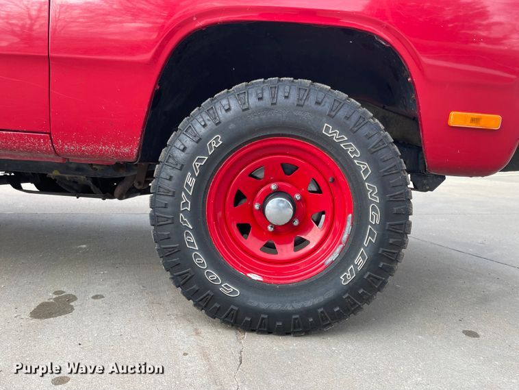 image for item IJ9655 1988 Dodge Ram 150  brush fire truck