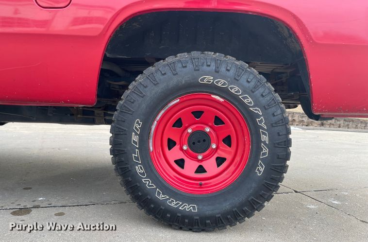 image for item IJ9655 1988 Dodge Ram 150  brush fire truck