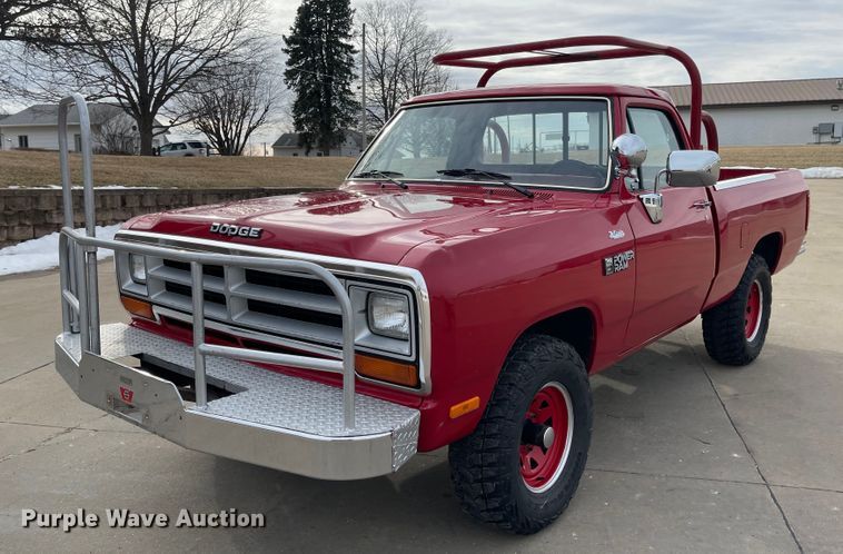 image for item IJ9656 1988 Dodge Ram 150  brush fire truck